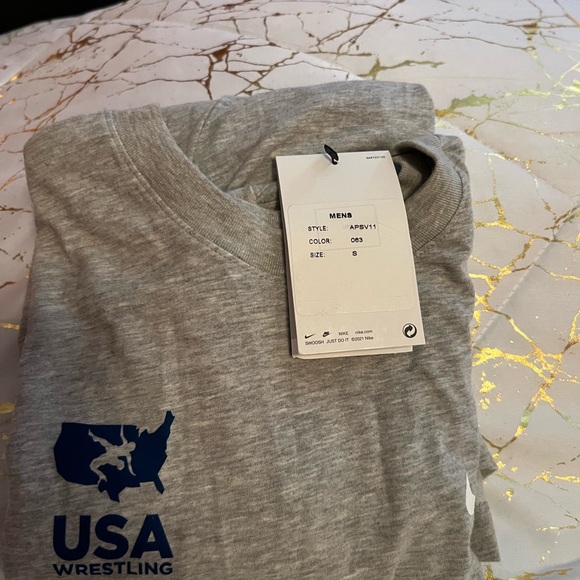 Nike Gray USA Wrestling Shirt - Picture 3 of 3